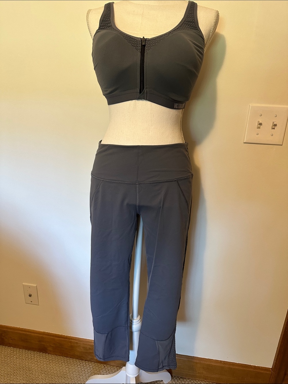 Women's Gray Victoria Sport Capri Pants L and Bra 36DDD(fits DD)